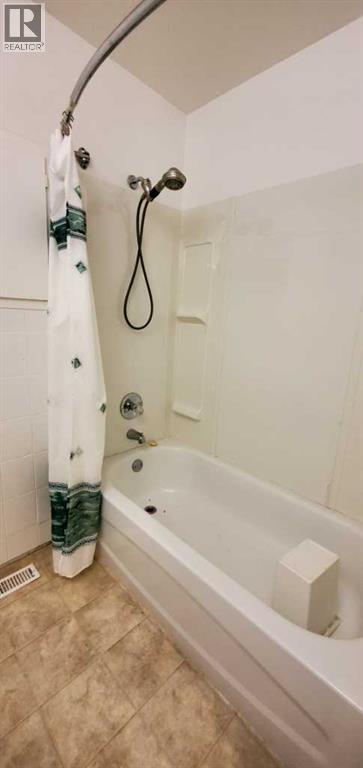 5011, 53 Street - 10