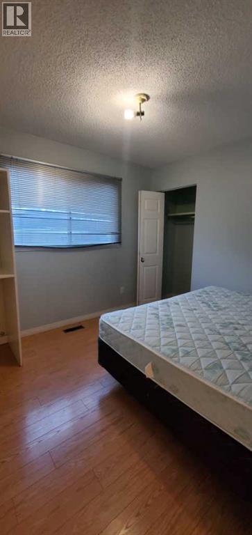 5011, 53 Street - 11