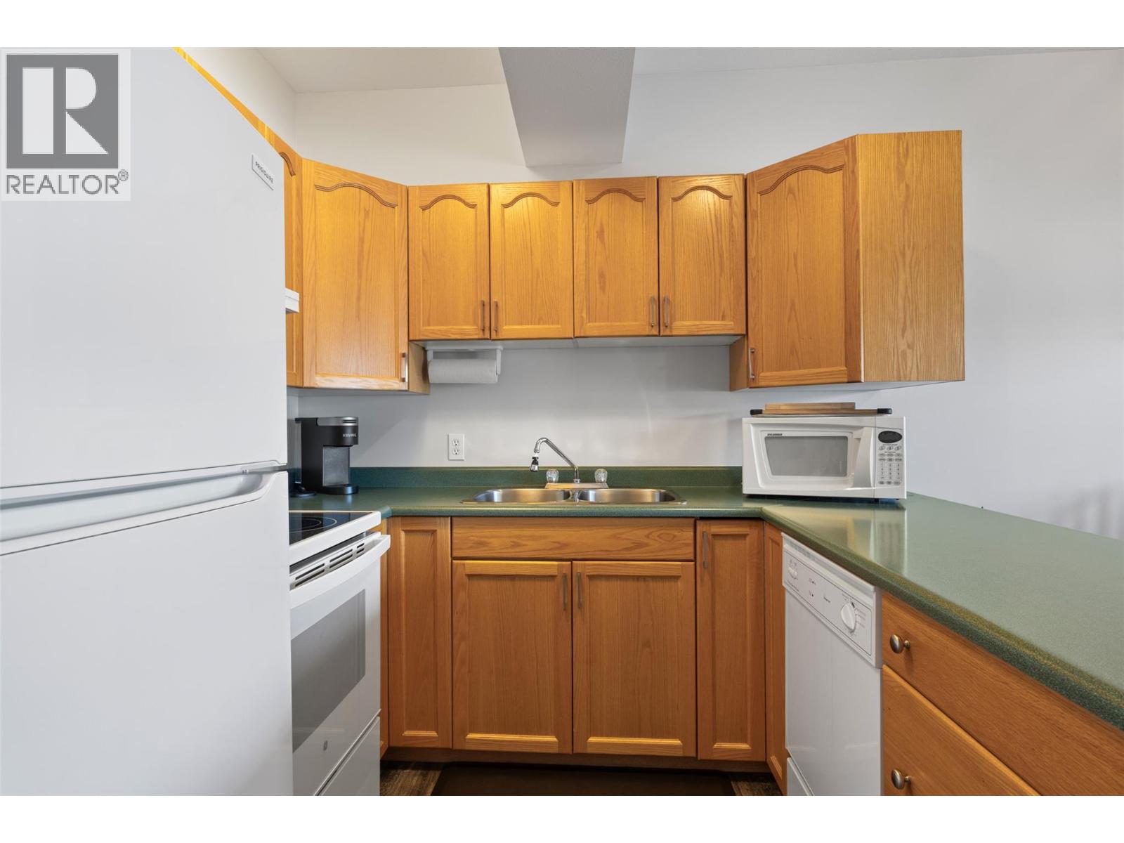 #7B 3935 Eagle Bay Road - 12