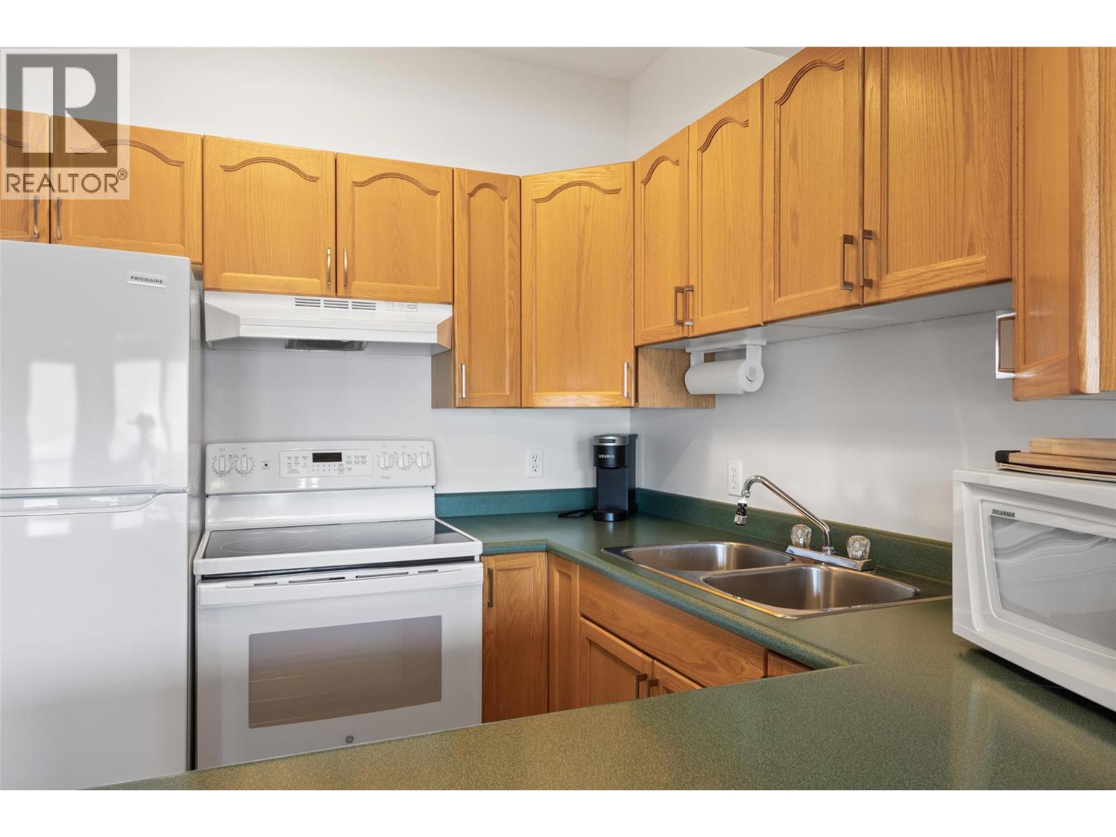 #7B 3935 Eagle Bay Road - 13