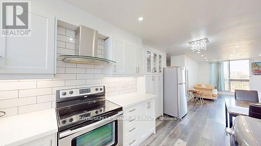 #806 4673 JANE STREET - 4