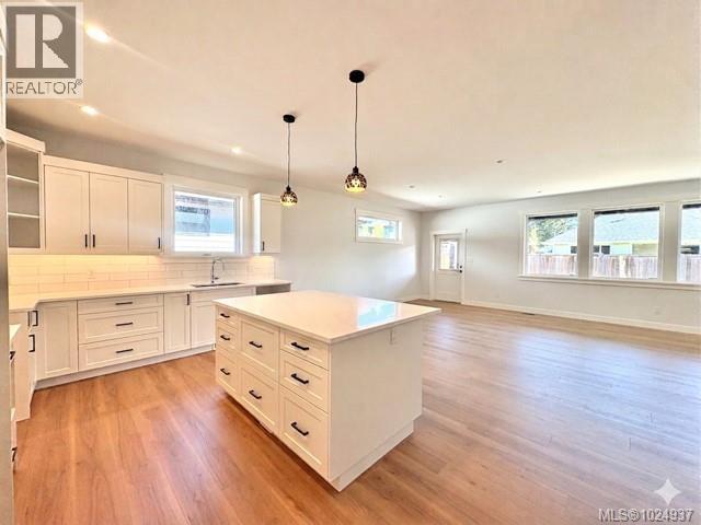 762 Sitka St - 6