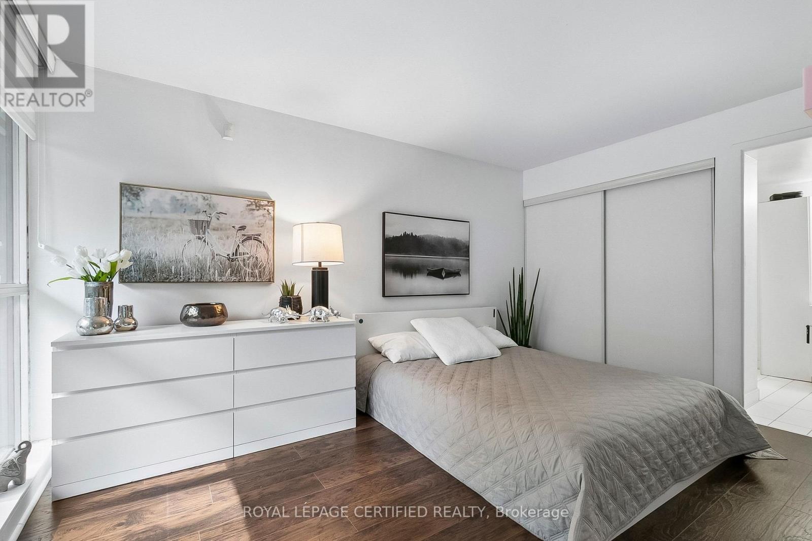 #227 10 CAPREOL COURT - 29