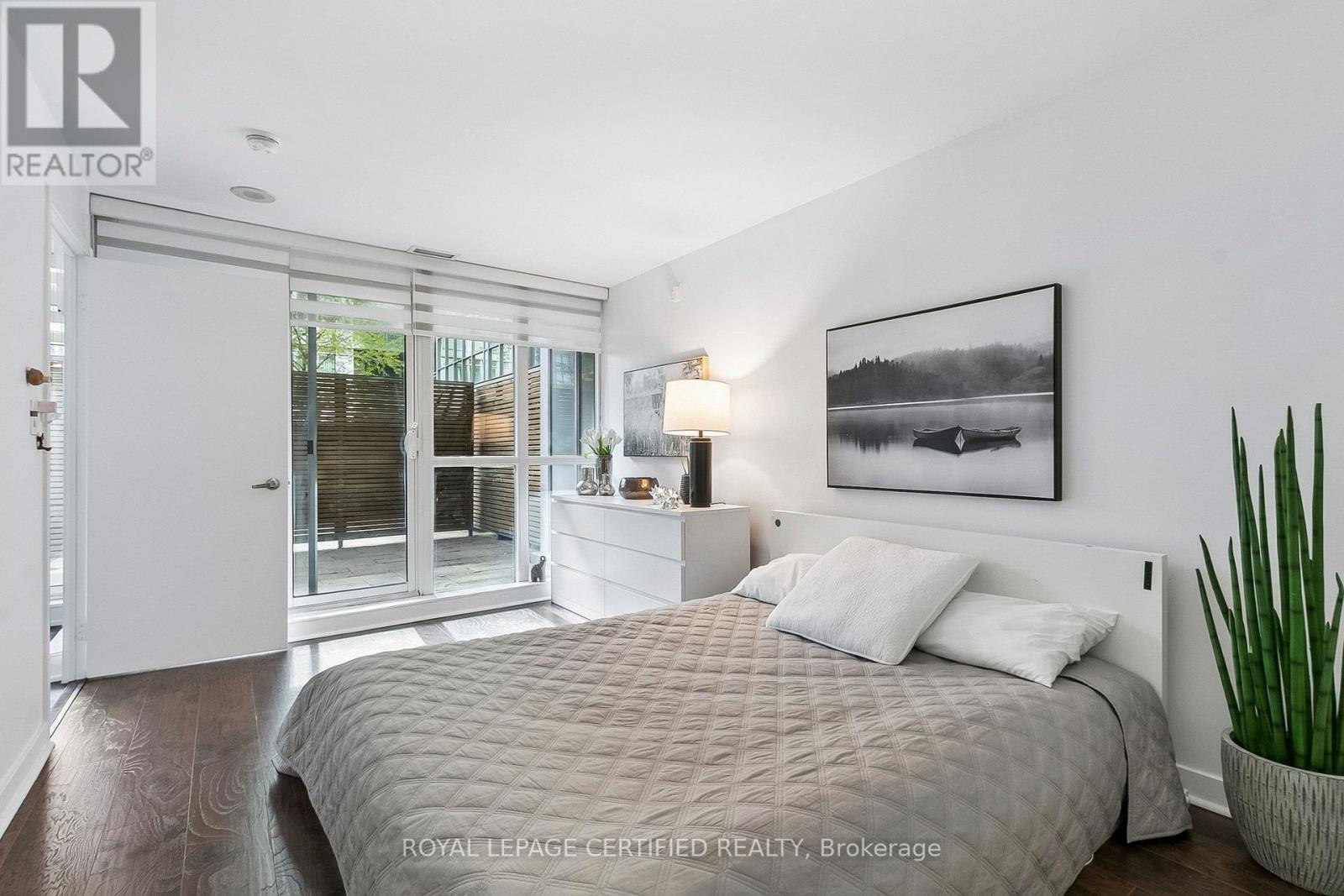 #227 10 CAPREOL COURT - 30