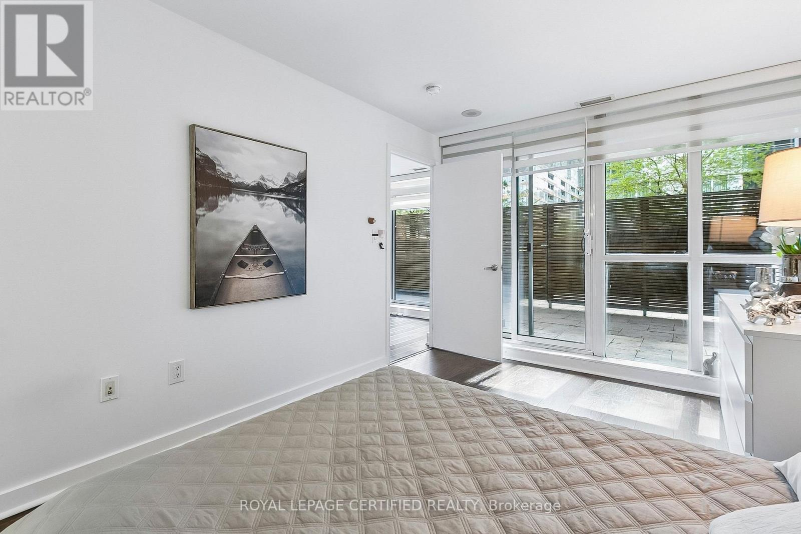#227 10 CAPREOL COURT - 31