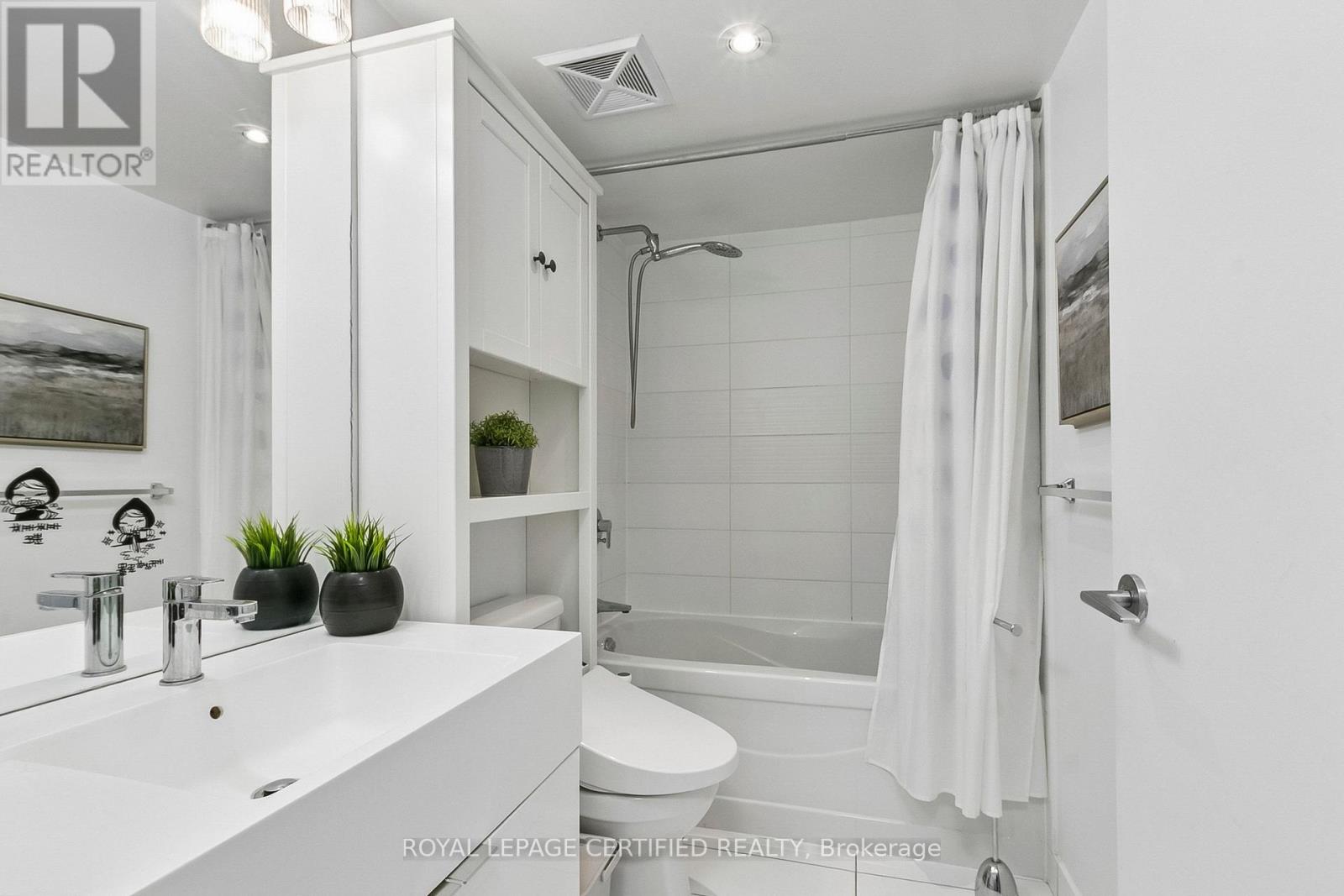 #227 10 CAPREOL COURT - 37