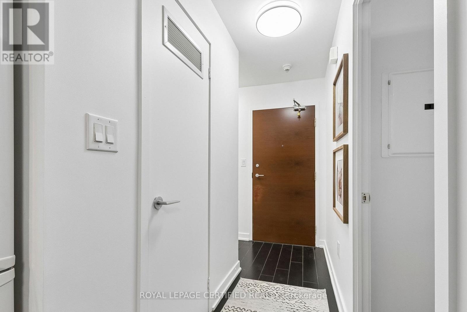#227 10 CAPREOL COURT - 7