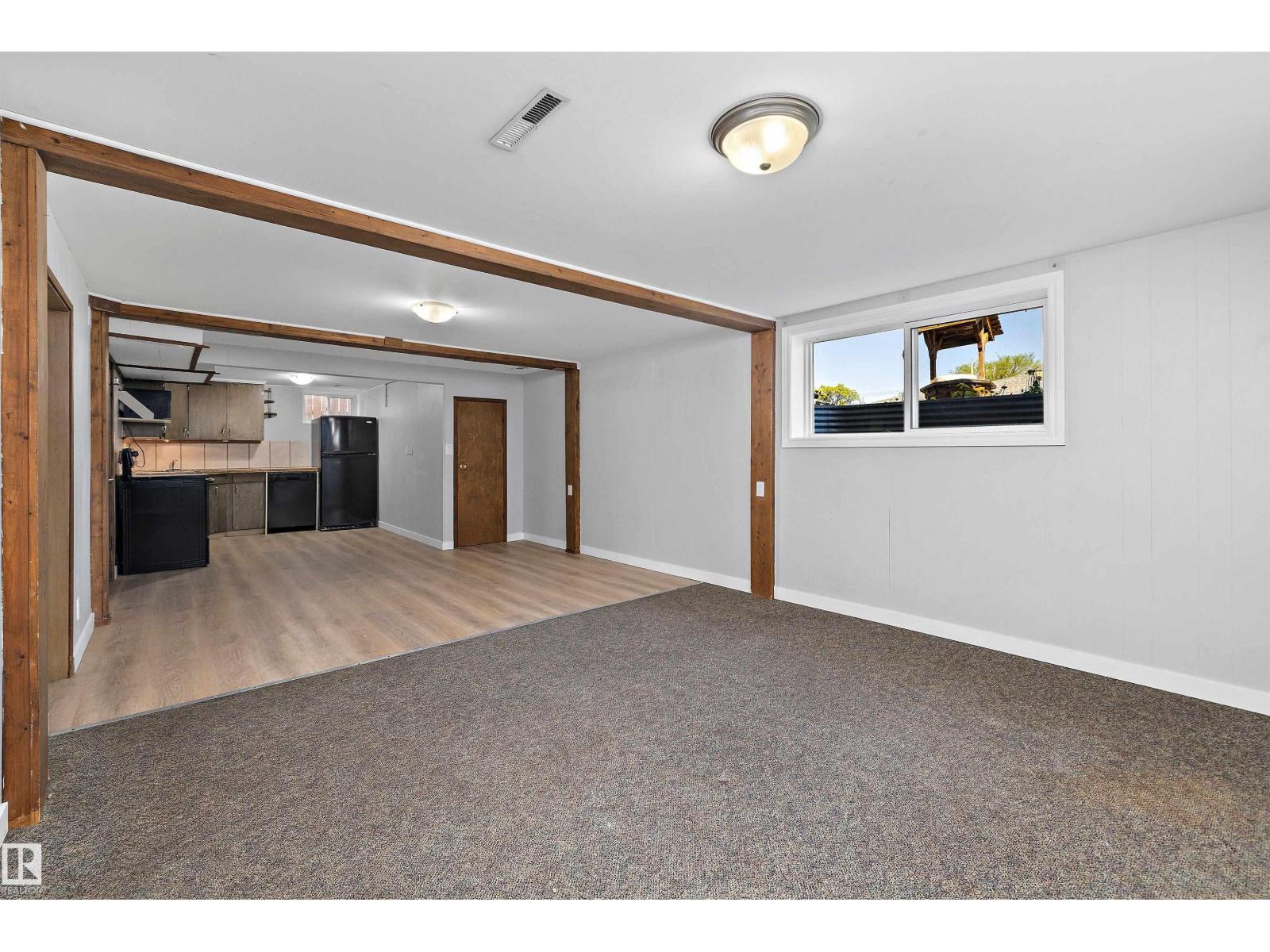 9747 66 AV NW - 24