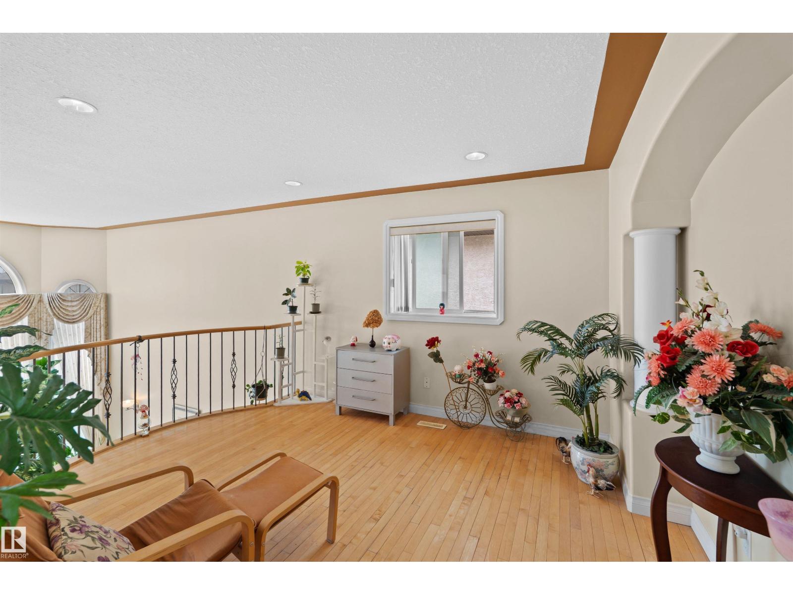 7622 168A AV NW - 22