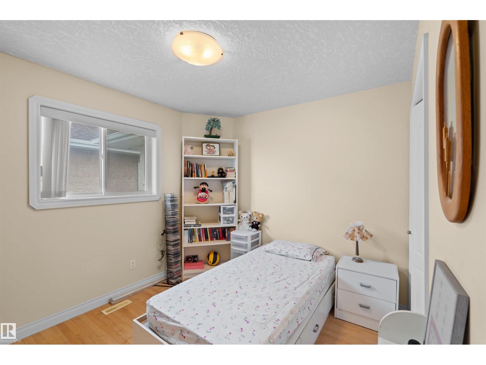7622 168A AV NW - 29
