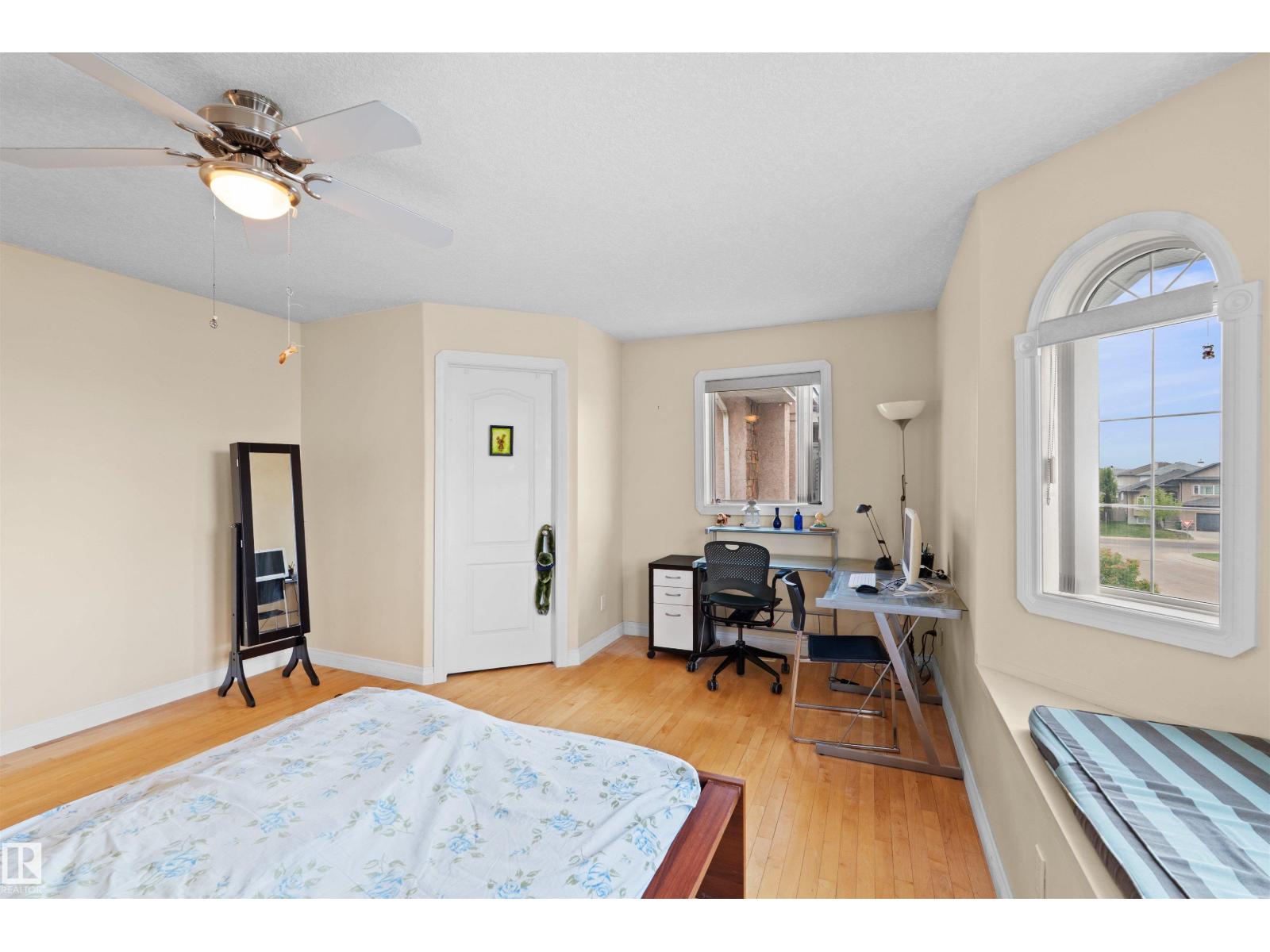 7622 168A AV NW - 31