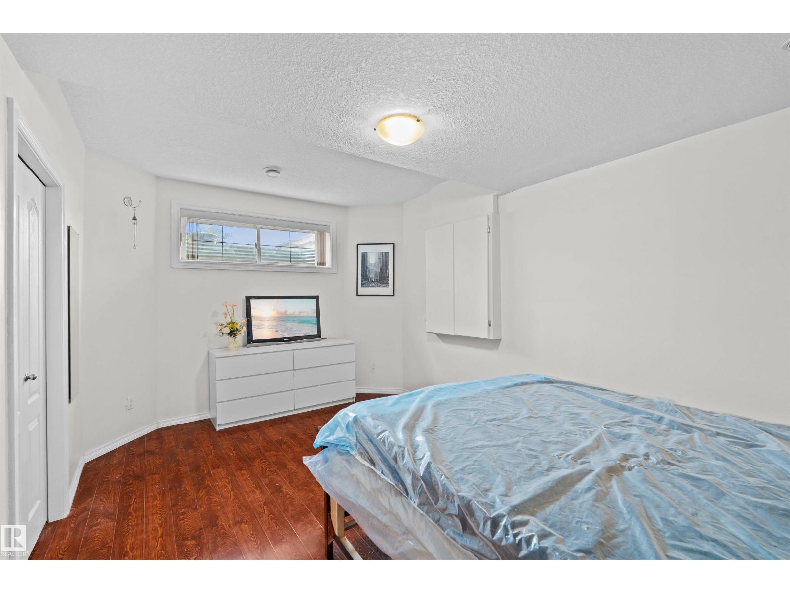 7622 168A AV NW - 38