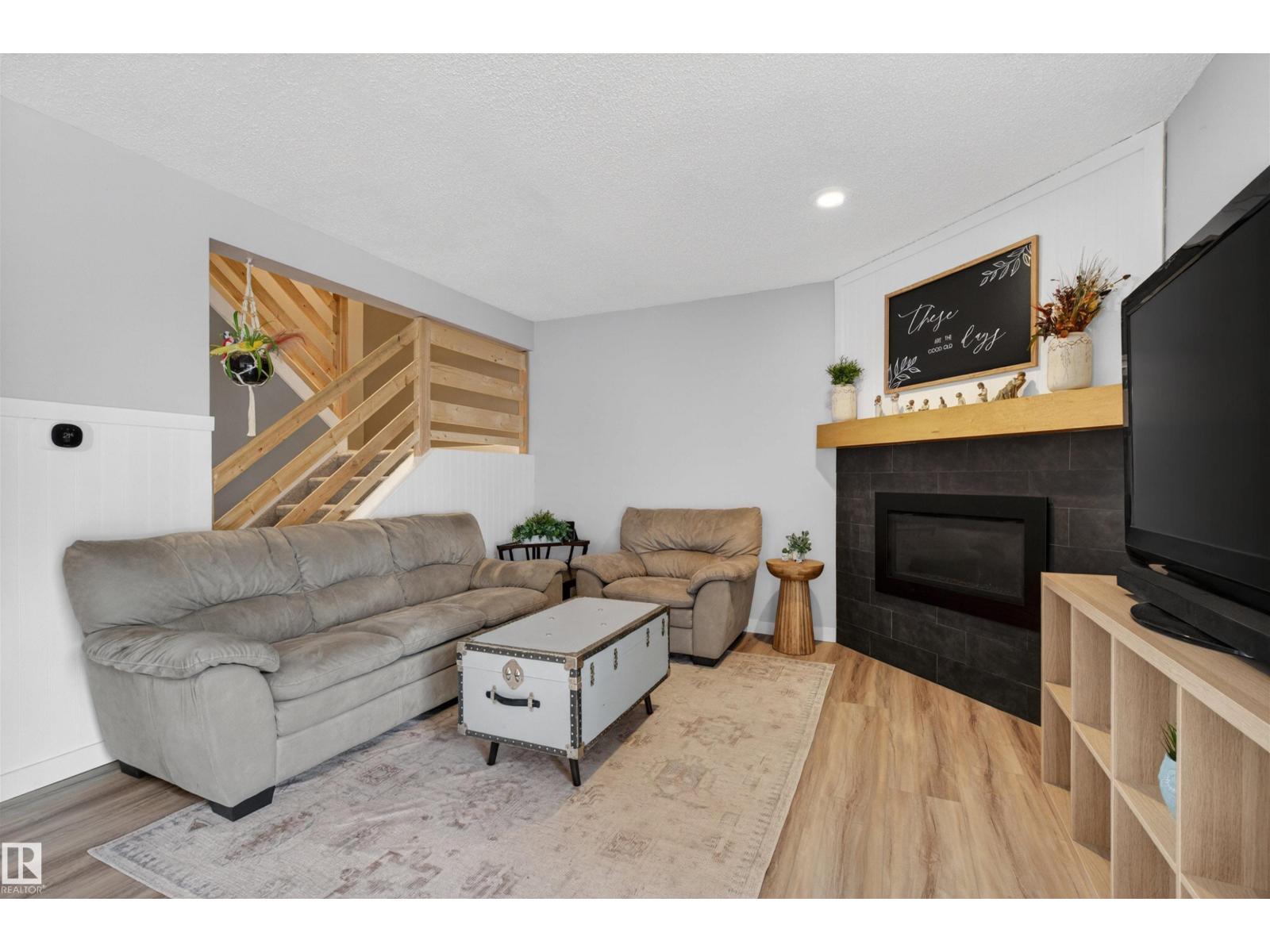 18116 81 AV NW - 9