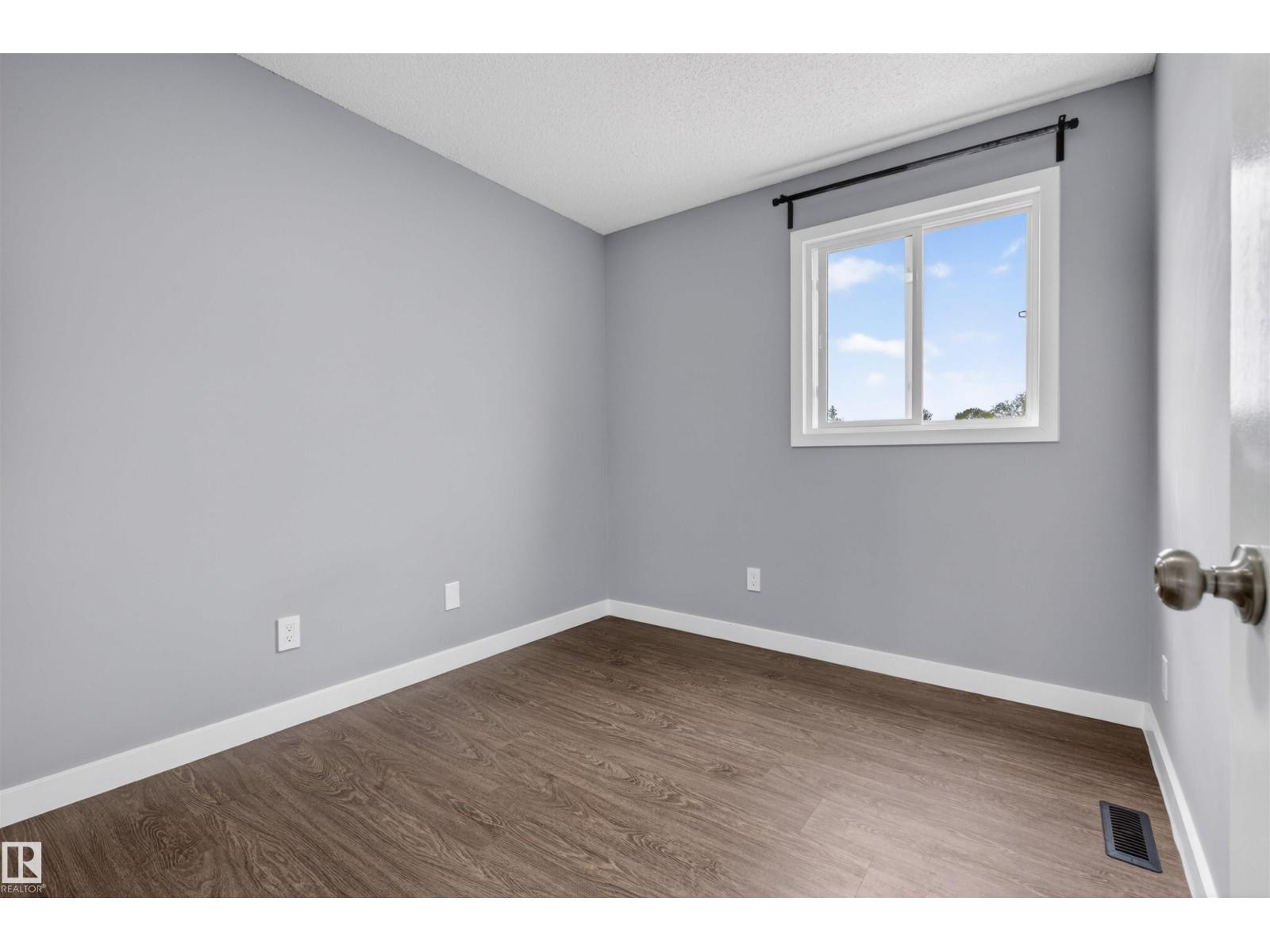 18116 81 AV NW - 11