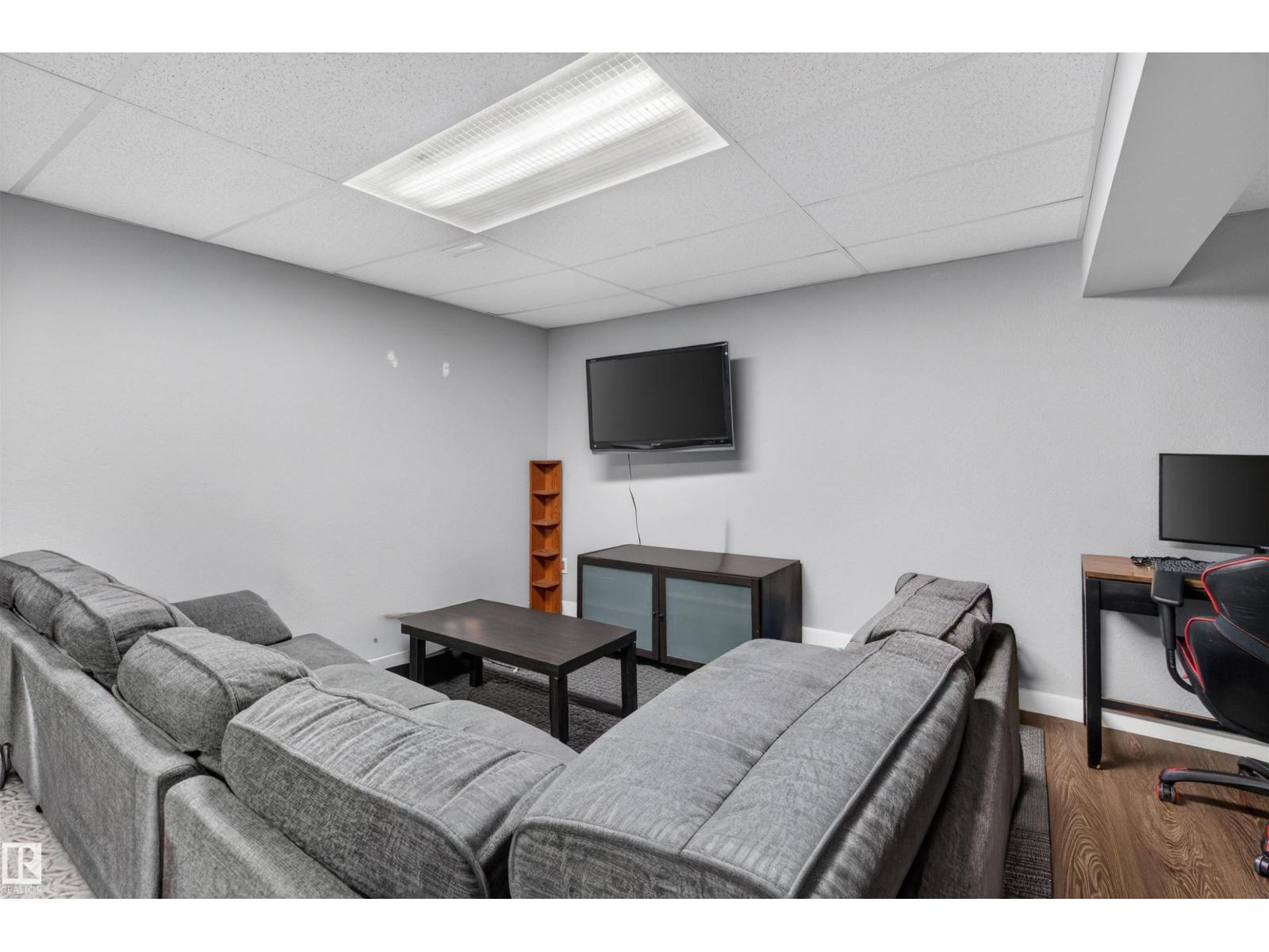 18116 81 AV NW - 20