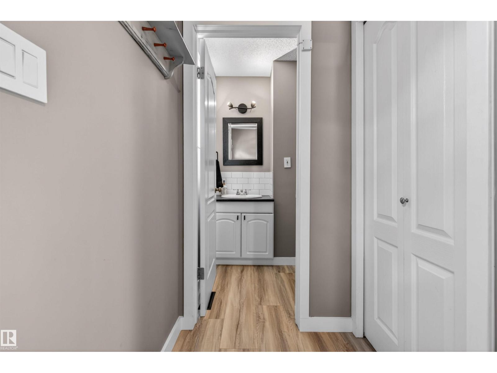 18116 81 AV NW - 2