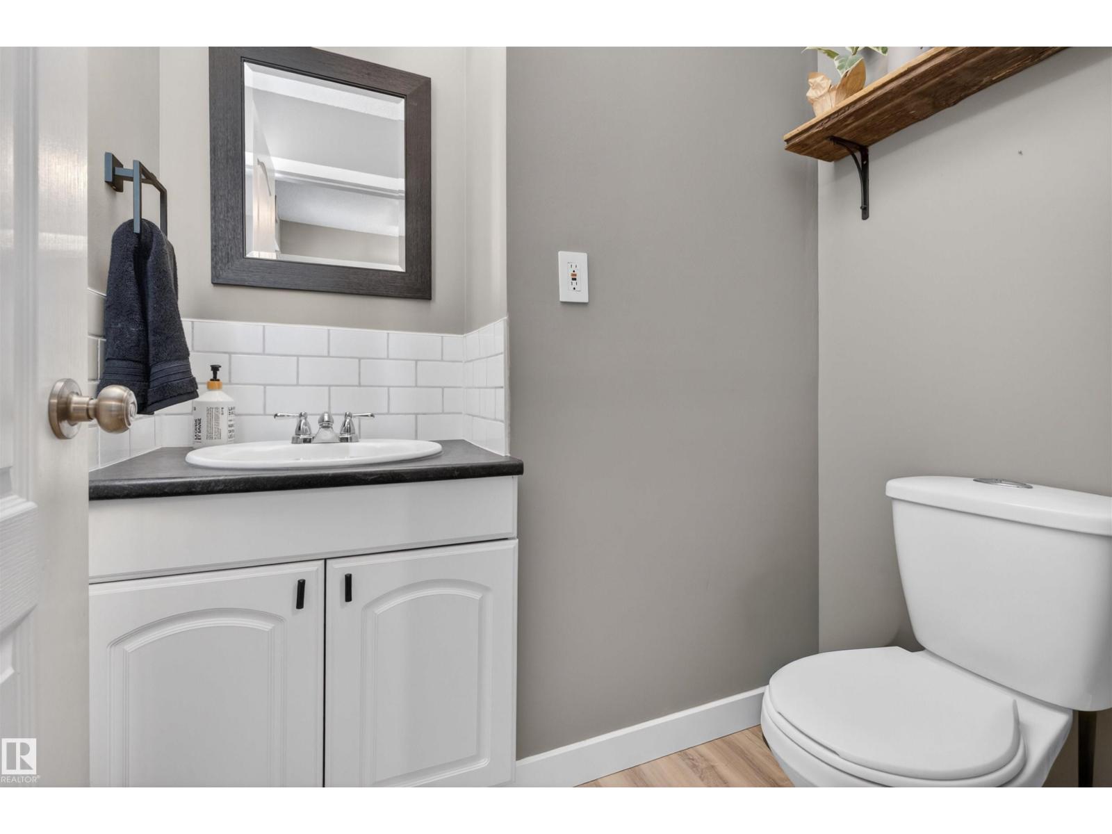 18116 81 AV NW - 3