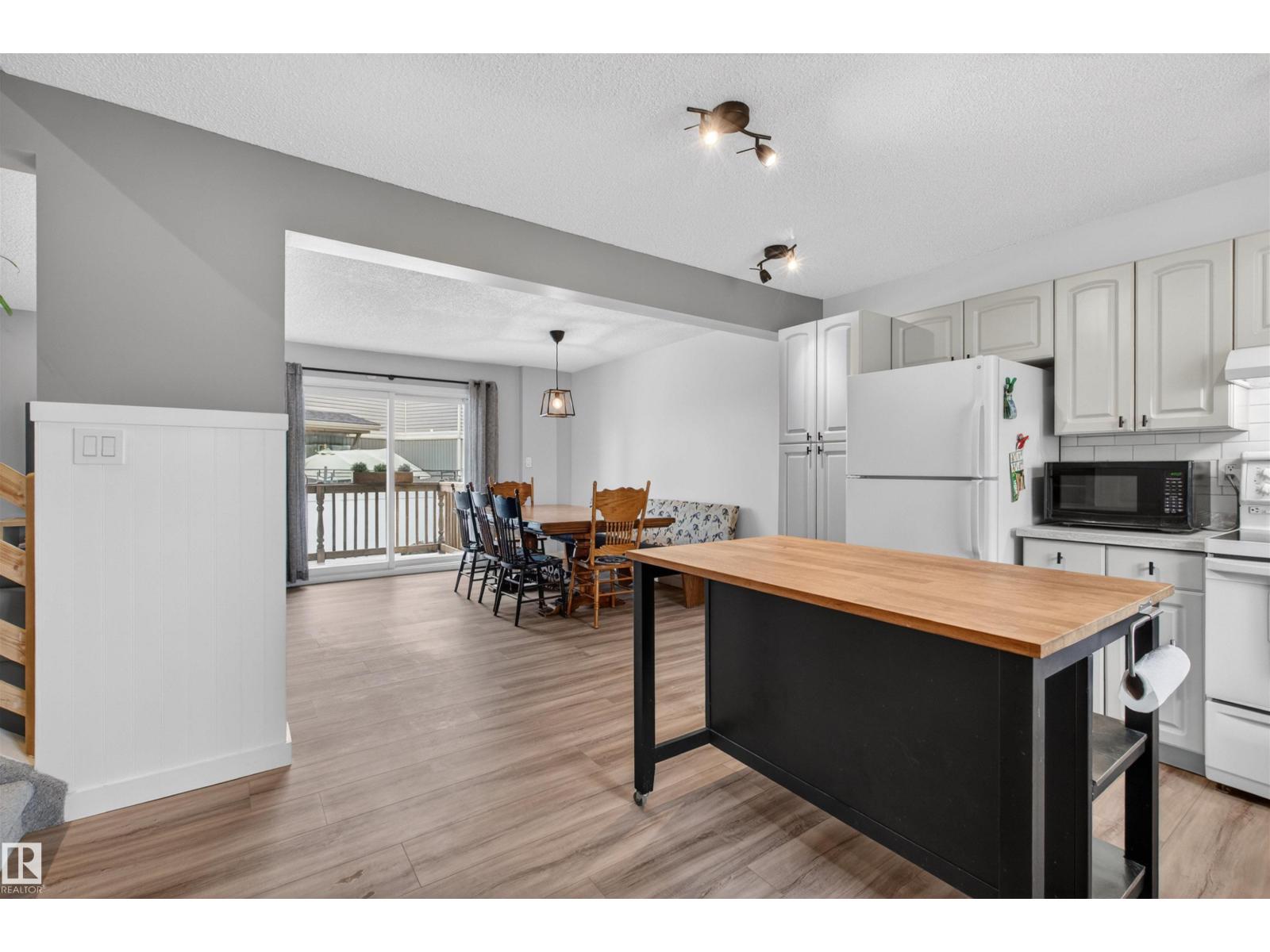 18116 81 AV NW - 7