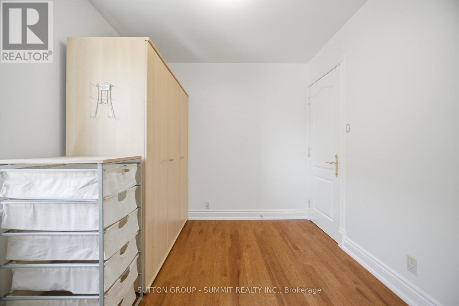 63 CHAMBERLAIN AVENUE - 22