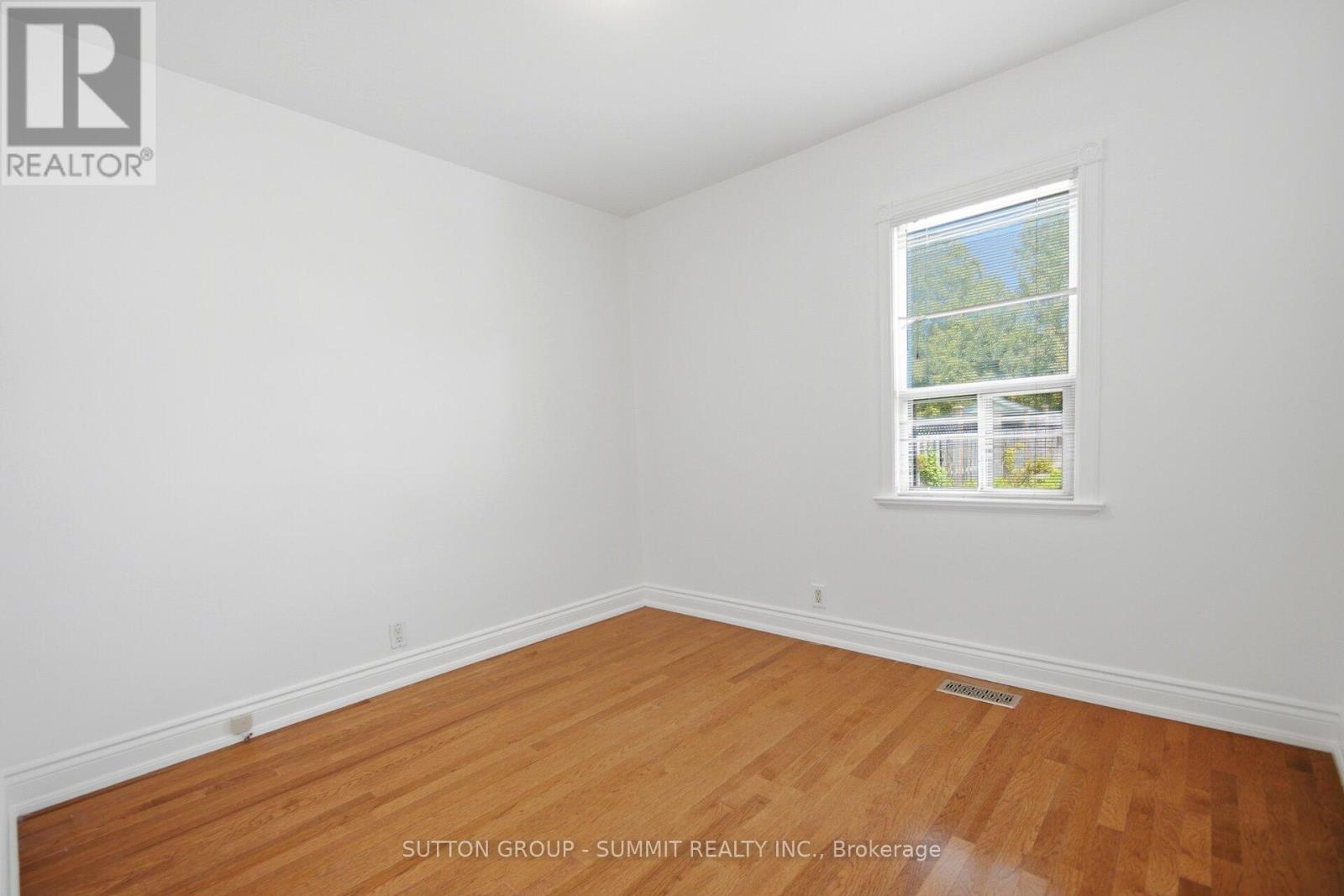 63 CHAMBERLAIN AVENUE - 24