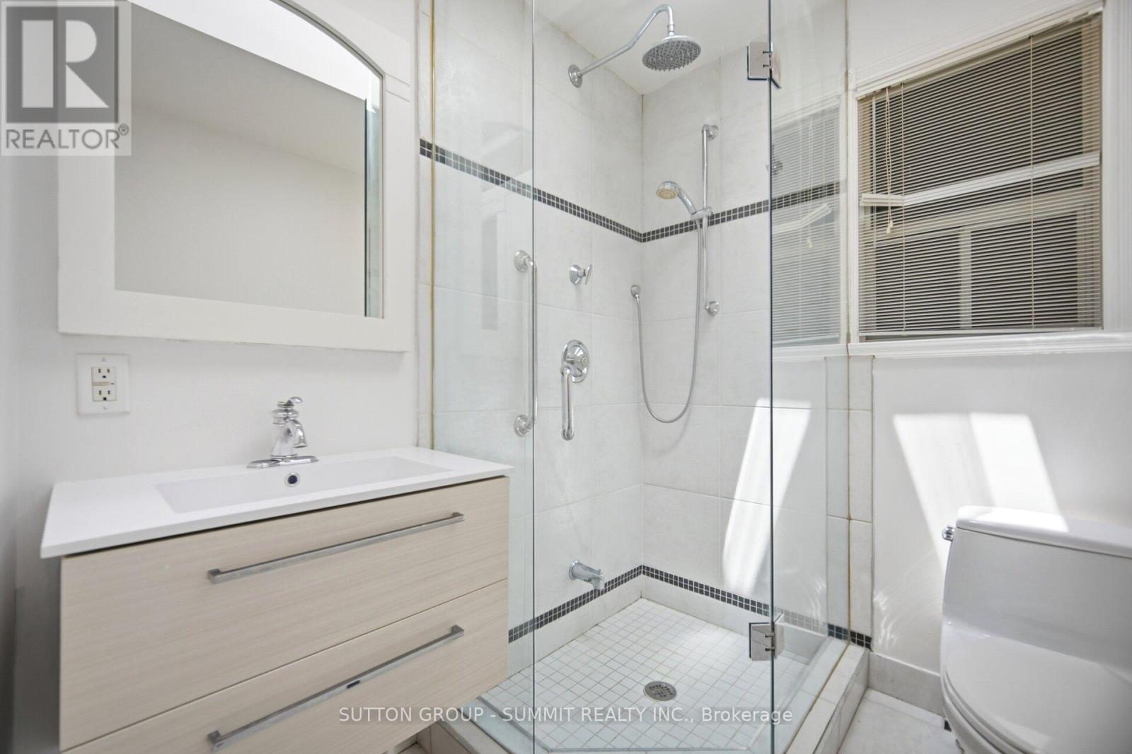 63 CHAMBERLAIN AVENUE - 25