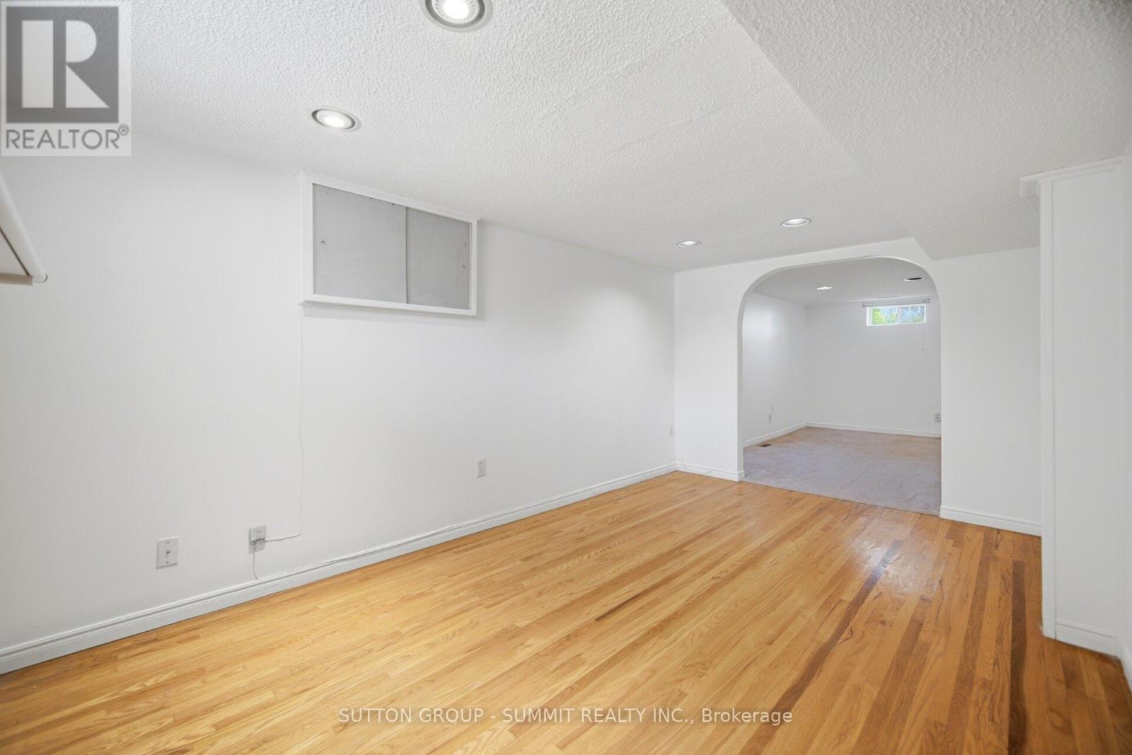 63 CHAMBERLAIN AVENUE - 29