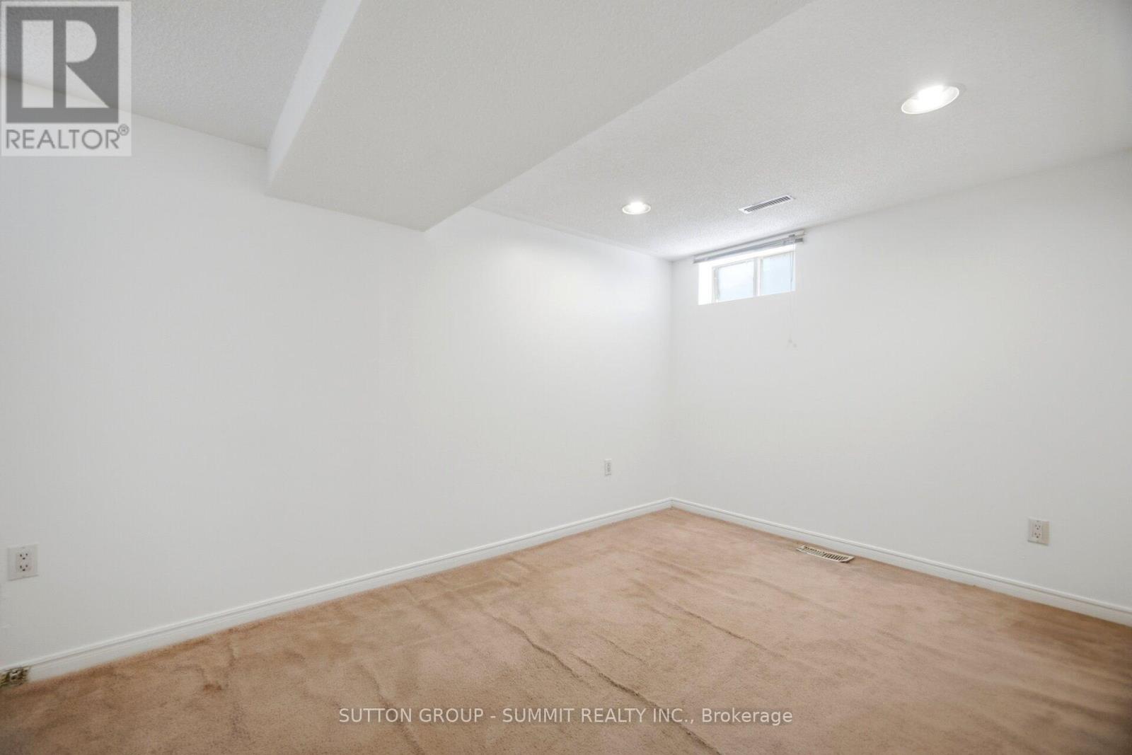 63 CHAMBERLAIN AVENUE - 35