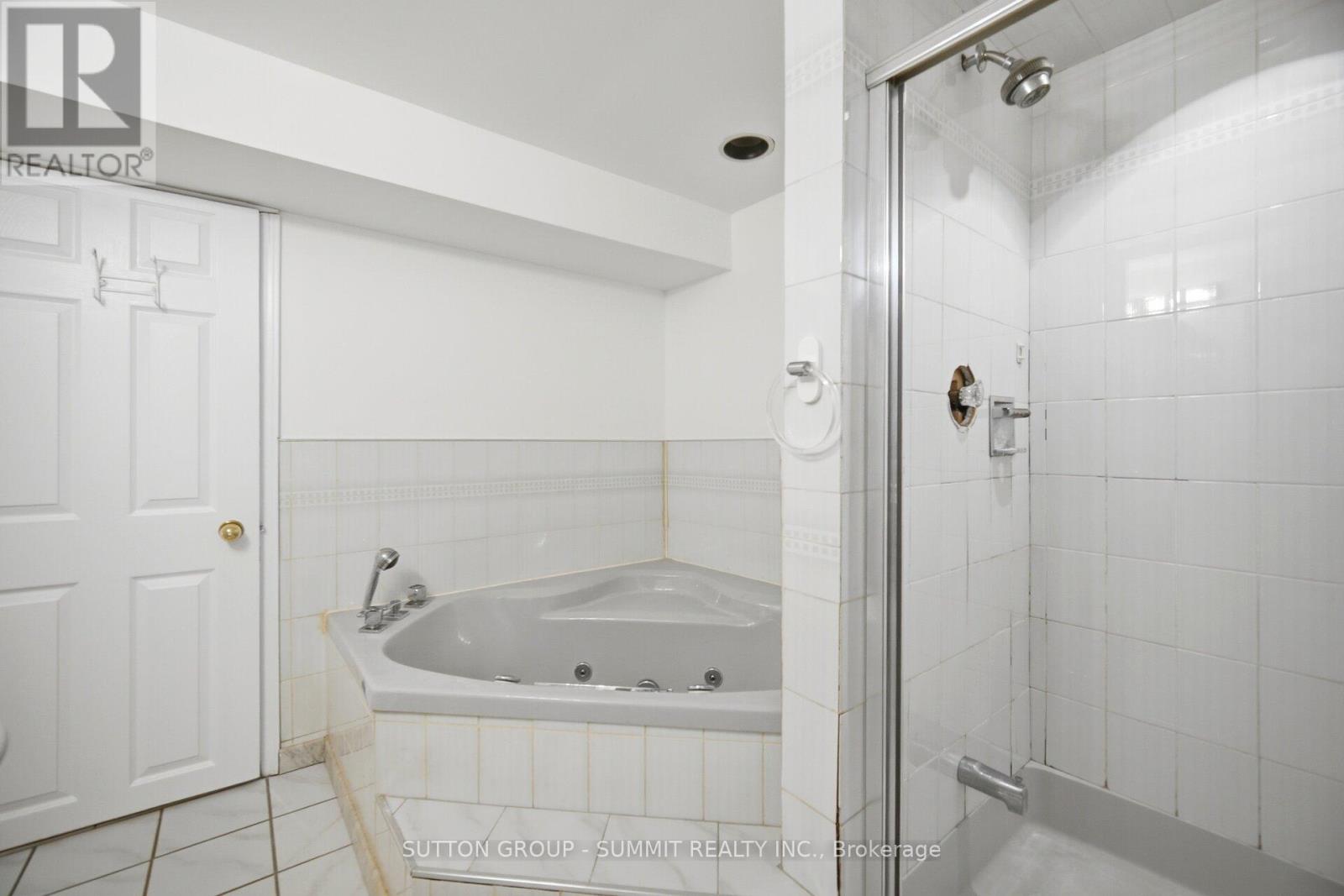 63 CHAMBERLAIN AVENUE - 39