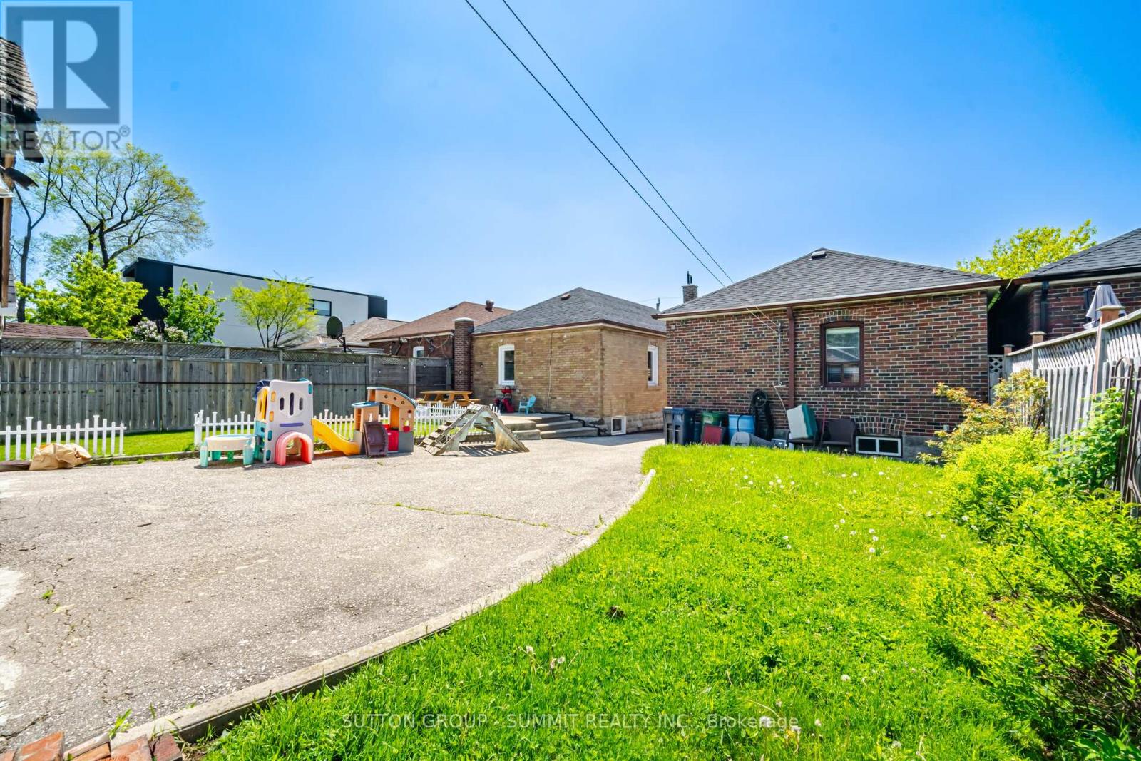 63 CHAMBERLAIN AVENUE - 45