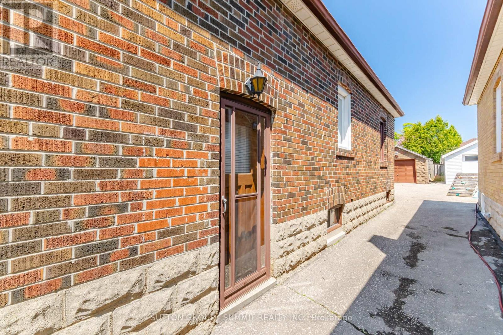 63 CHAMBERLAIN AVENUE - 49