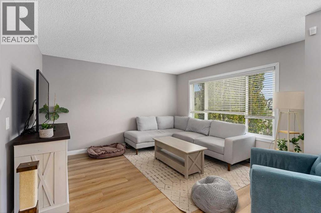 105 Sunset Common, Cochrane