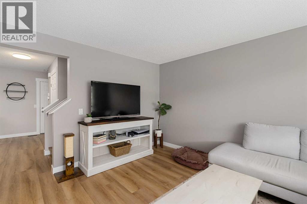 105 Sunset Common, Cochrane