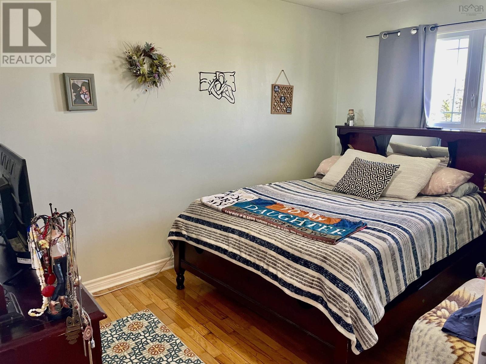 91 Meech Avenue - 13