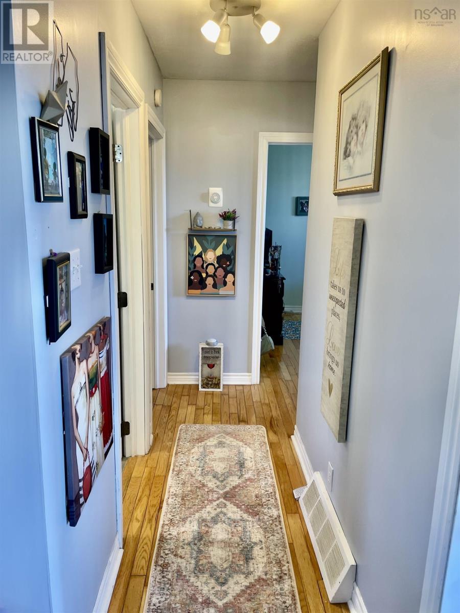 91 Meech Avenue - 11