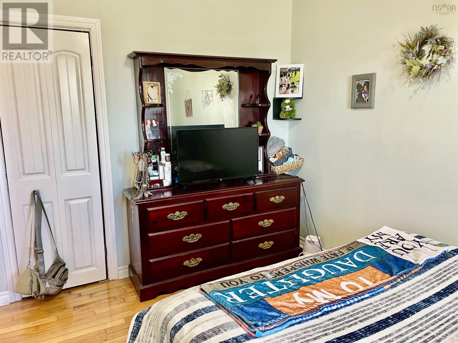 91 Meech Avenue - 14