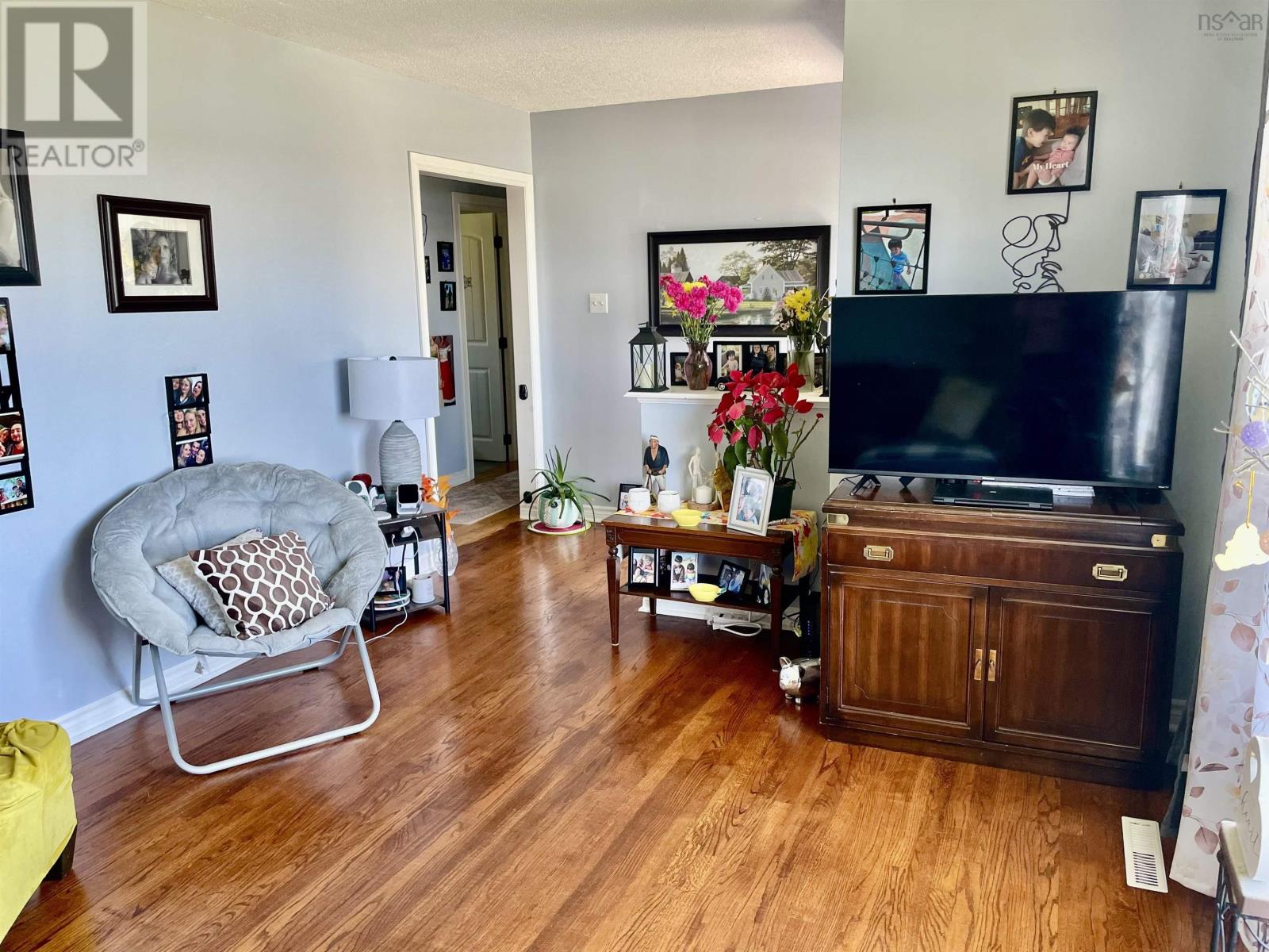 91 Meech Avenue - 10