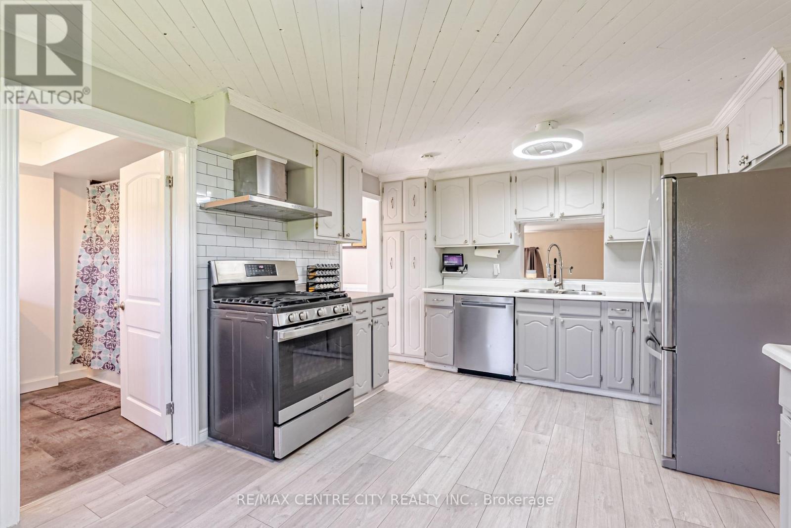11812 SUPERIOR STREET - 13