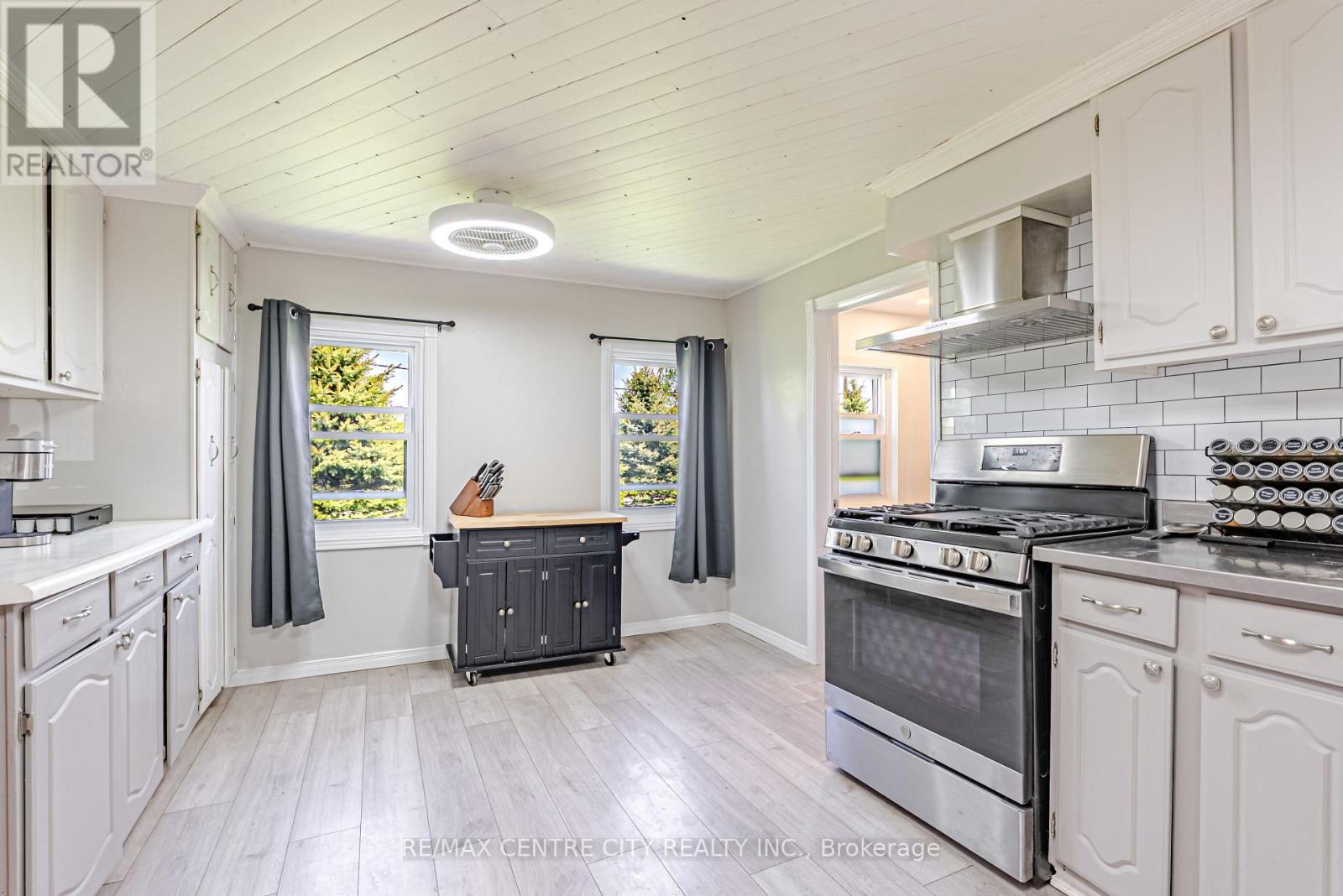 11812 SUPERIOR STREET - 15