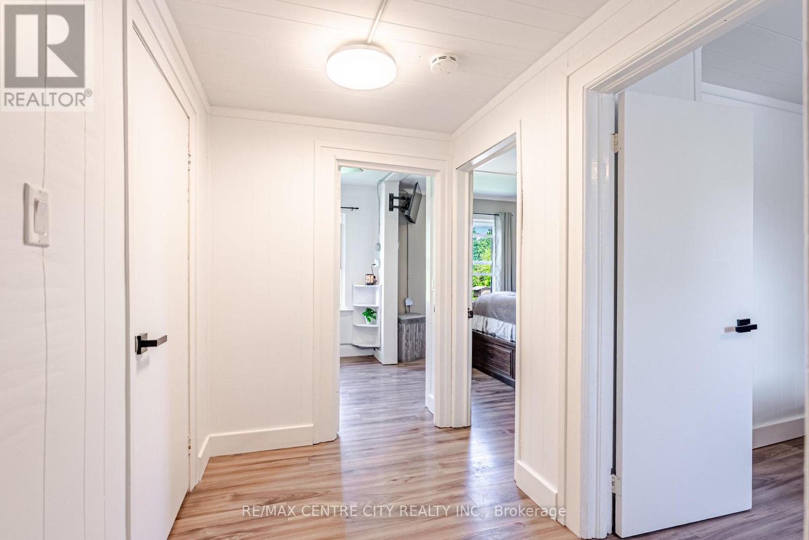 11812 SUPERIOR STREET - 33
