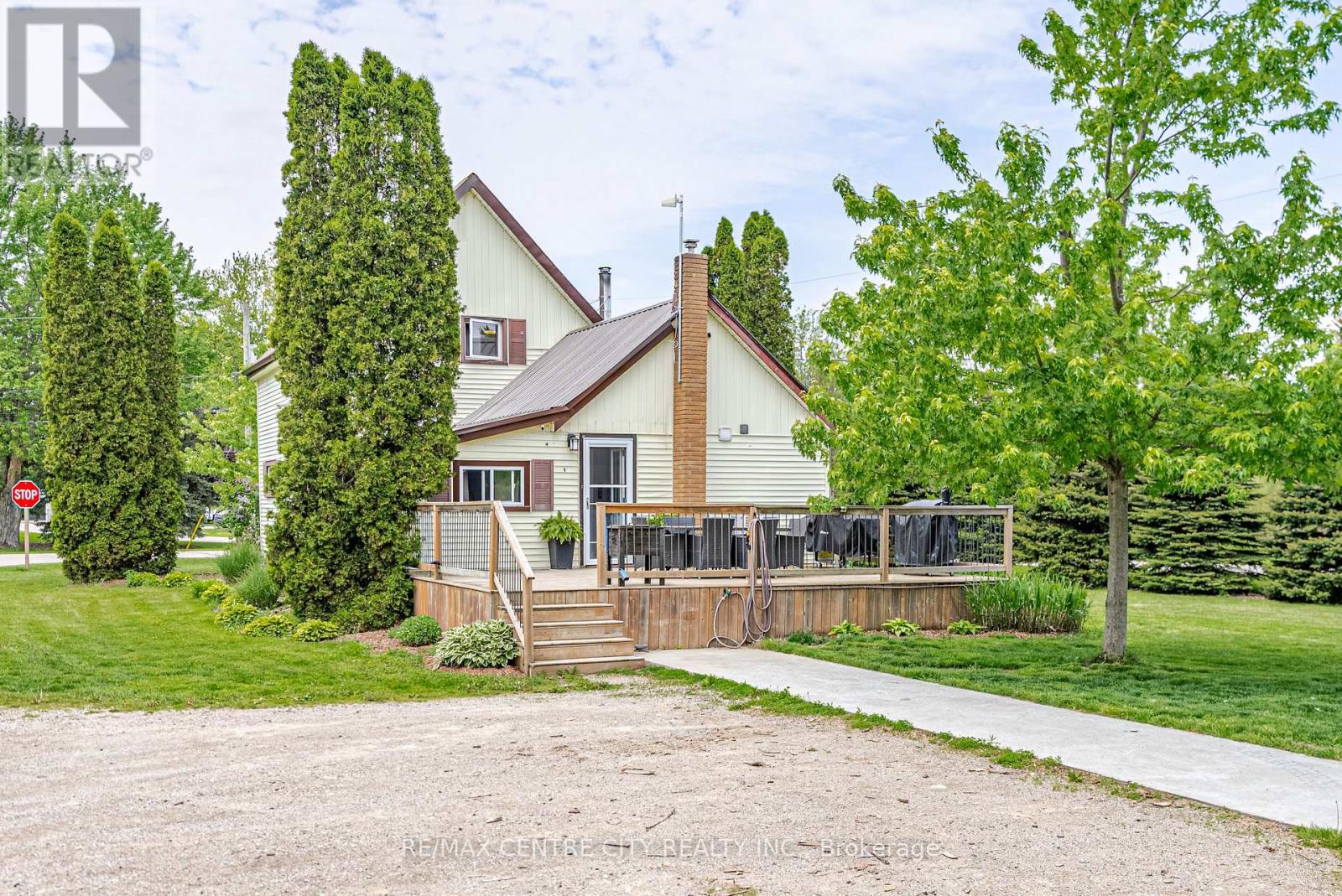 11812 SUPERIOR STREET - 43