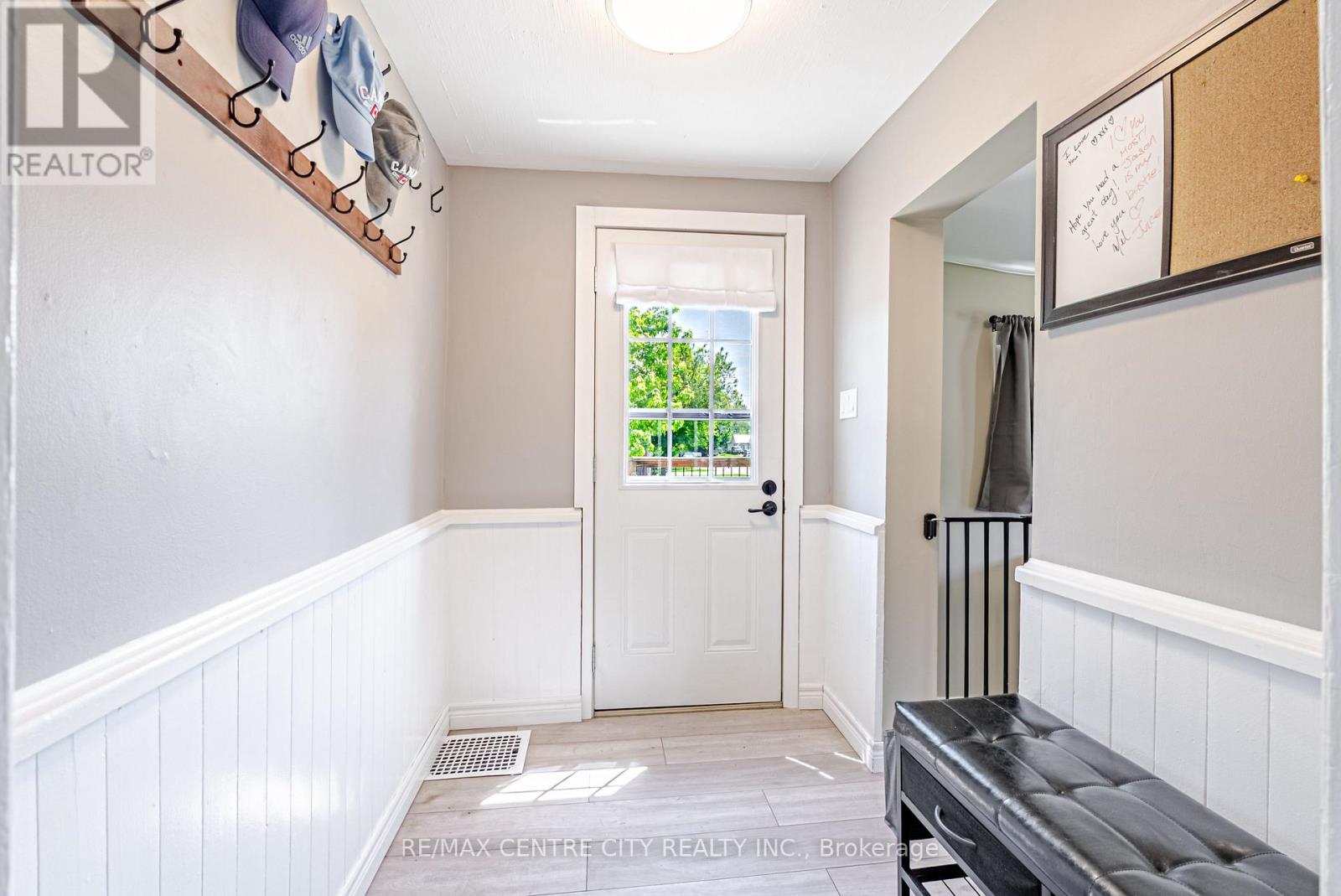 11812 SUPERIOR STREET - 6