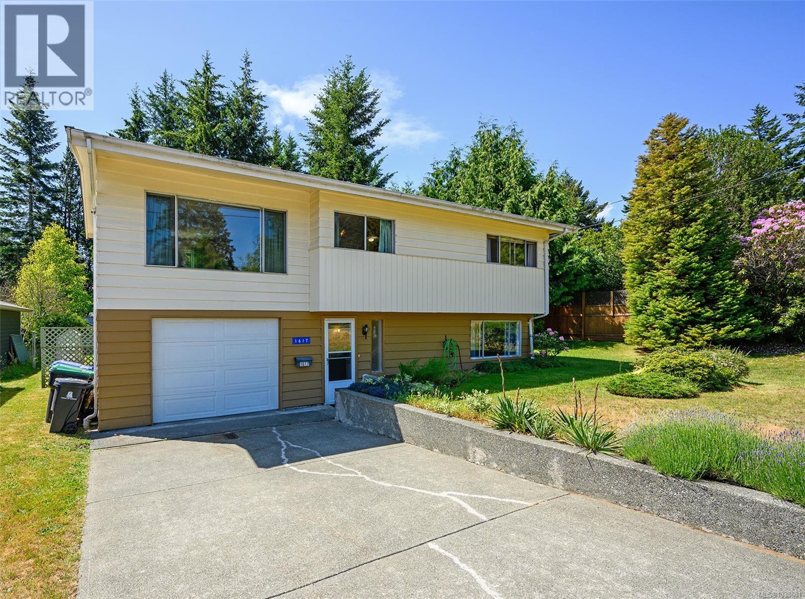 1617 Robb Ave - 1