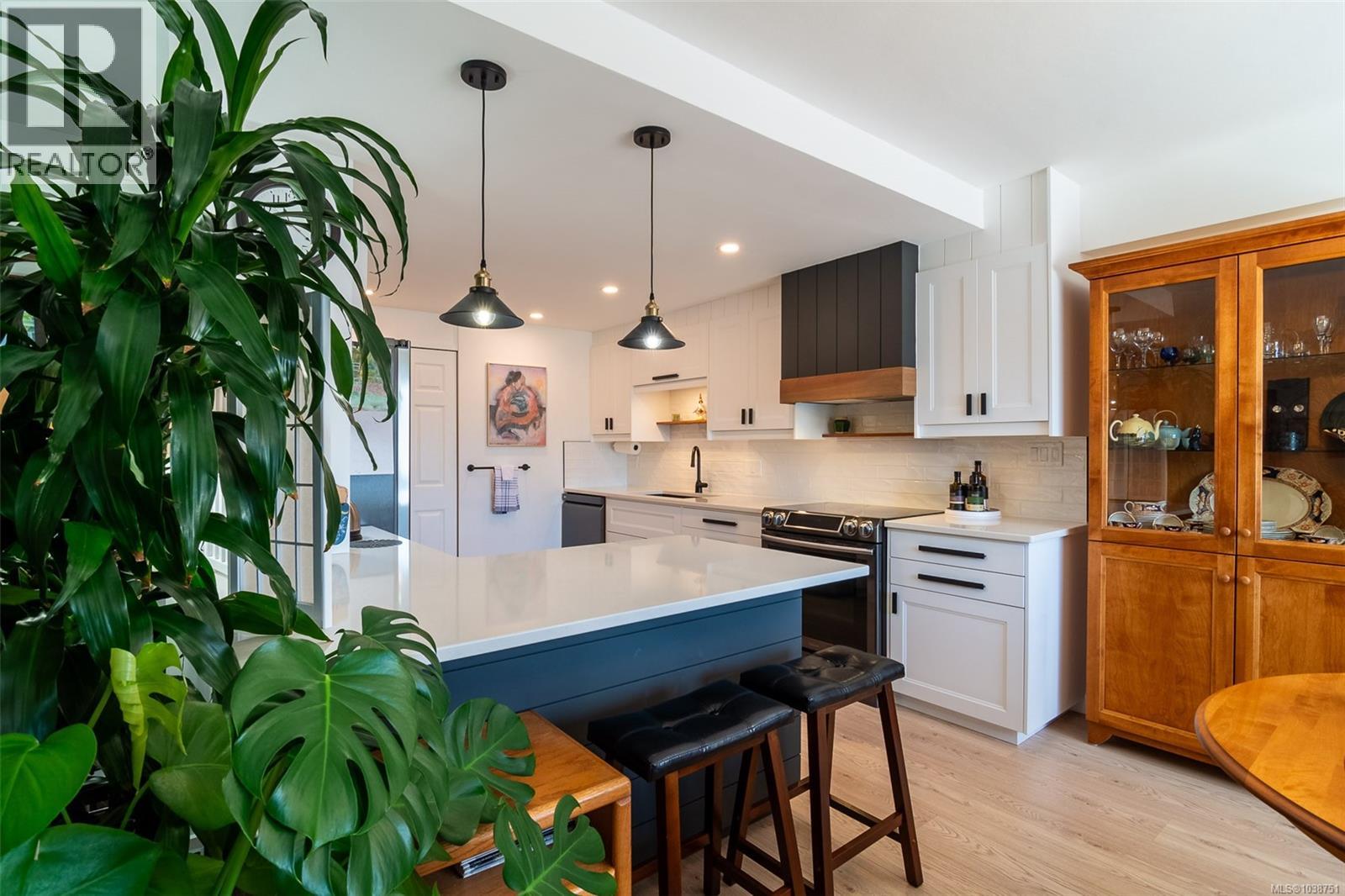 #403 420 Linden Ave - 4
