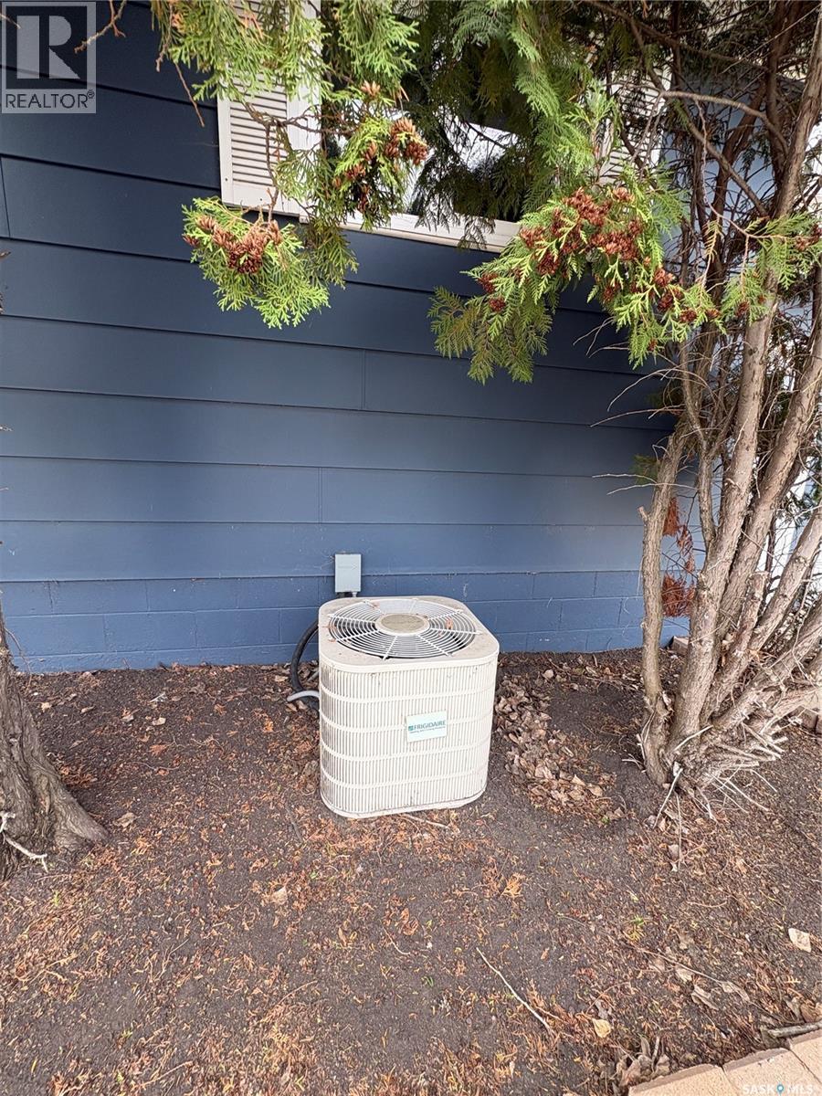 660 Alberta AVENUE - 7