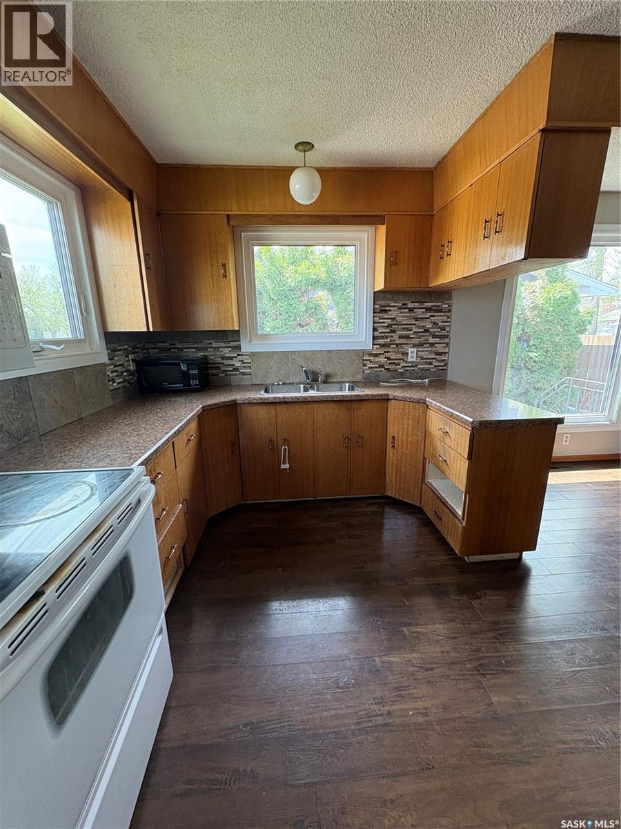 660 Alberta AVENUE - 13