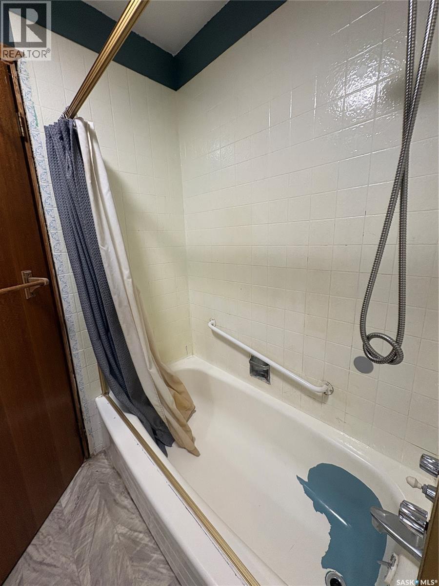 660 Alberta AVENUE - 21