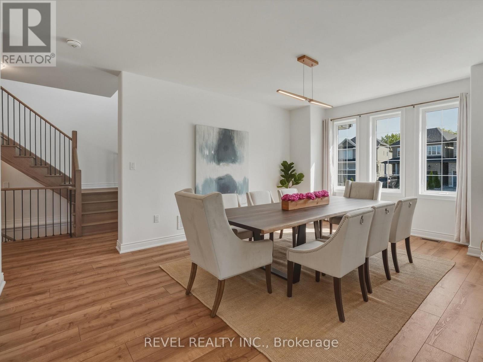 63 WOOD CRESCENT - 13