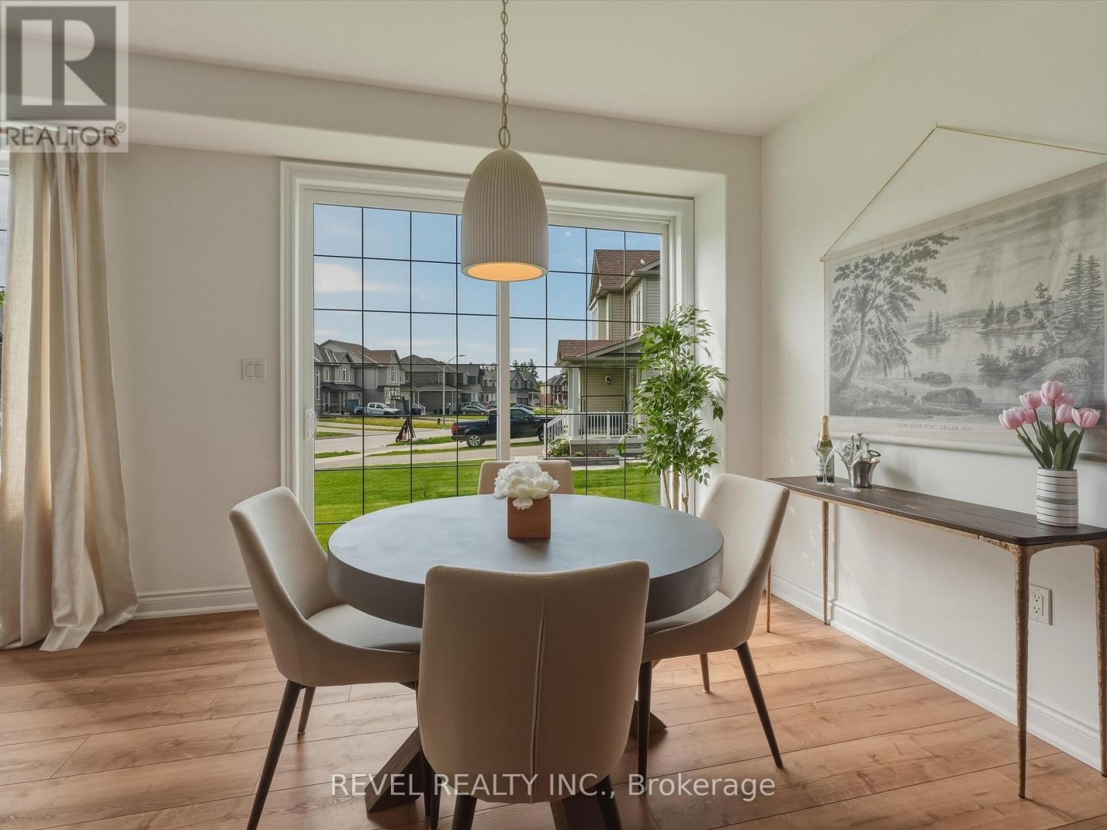 63 WOOD CRESCENT - 17