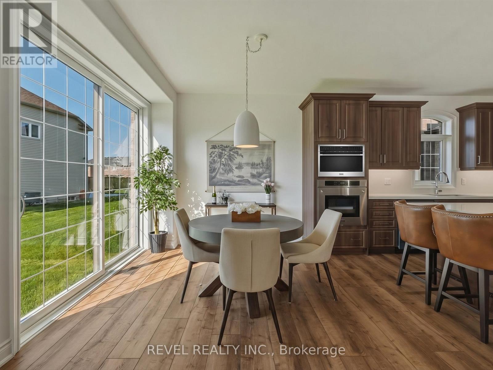 63 WOOD CRESCENT - 18