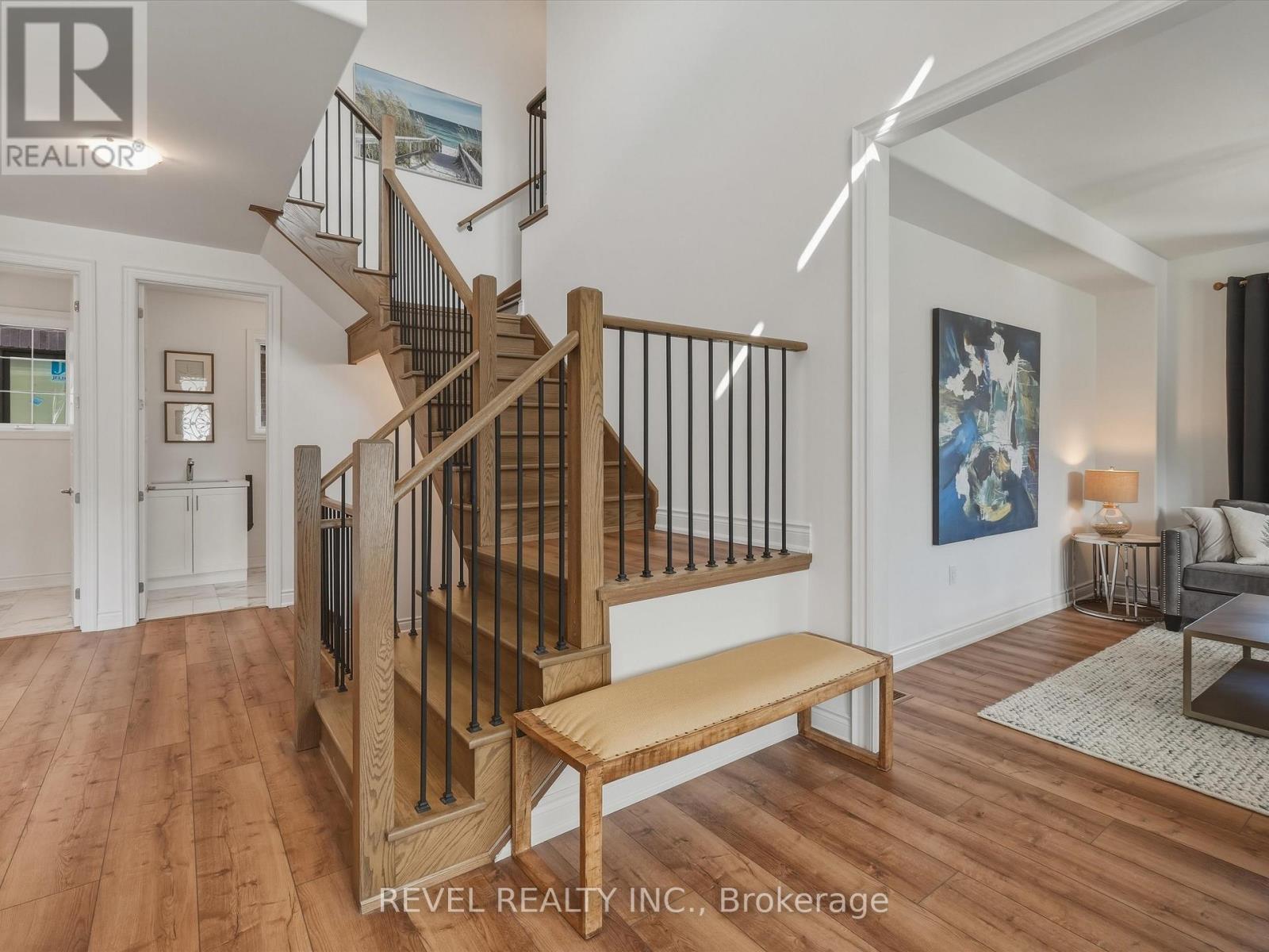 63 WOOD CRESCENT - 6